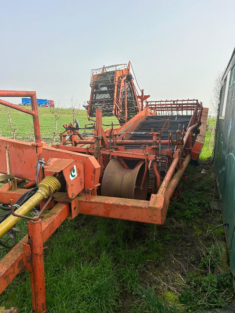 Aardappel rooimachine amac_ek3, Ophalen