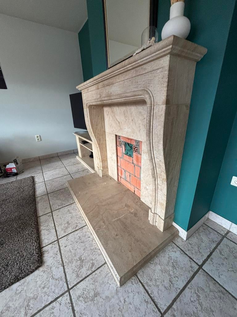 Schouwmantel met tv-gedeelte, Ophalen, Gebruikt