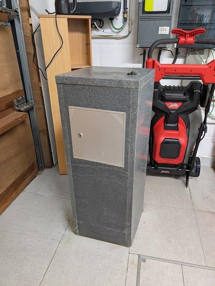 Boîte aux lettres/Brievenbus, Tuin en Terras, Brievenbussen, Ophalen, Gebruikt, Hardsteen, Staande brievenbus