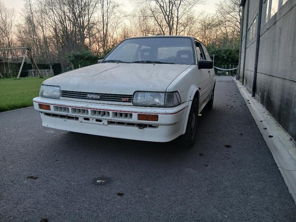 Toyota Corolla GT AE82   1986, Auto's, Toyota, Voorwielaandrijving, Stof, 4 cilinders, 1600 cc
