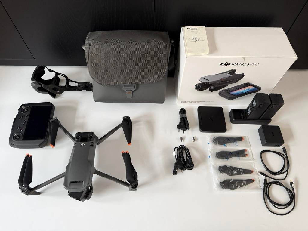 DJI MAVIC 3 PRO FMC met RC PRO controller (garantie), Audio, Tv en Foto, Drones, 30 tot 45 minuten, Ophalen of Verzenden, DJI