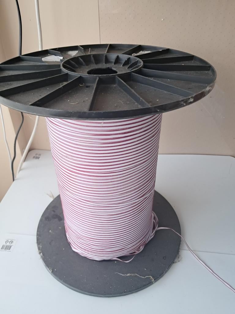 Grote bobijn fijn lint, geschat 600 meter, Ophalen of Verzenden