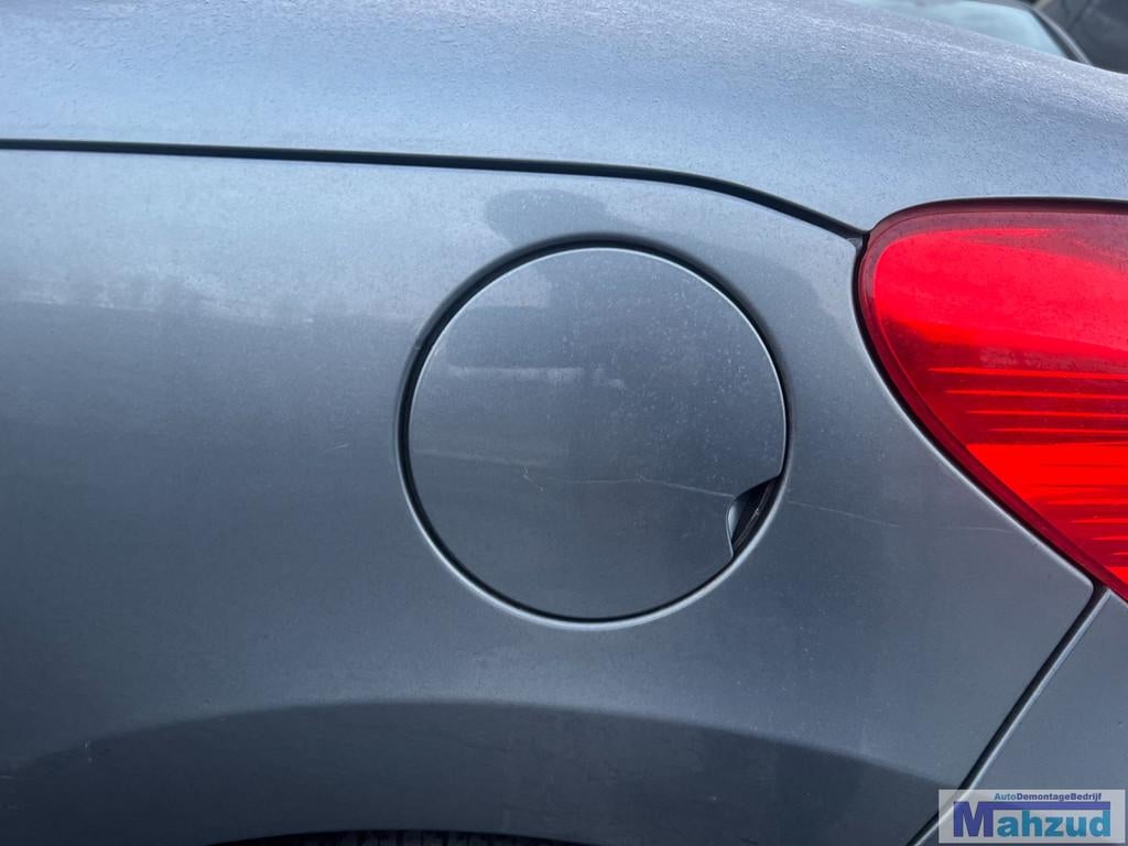 Bouchon de r servoir d'essence gris KTHC pour Peugeot 207 cm, Taurusavenue 1
2132 LS  Hoofddorp, NL, Contact.group@renault.com