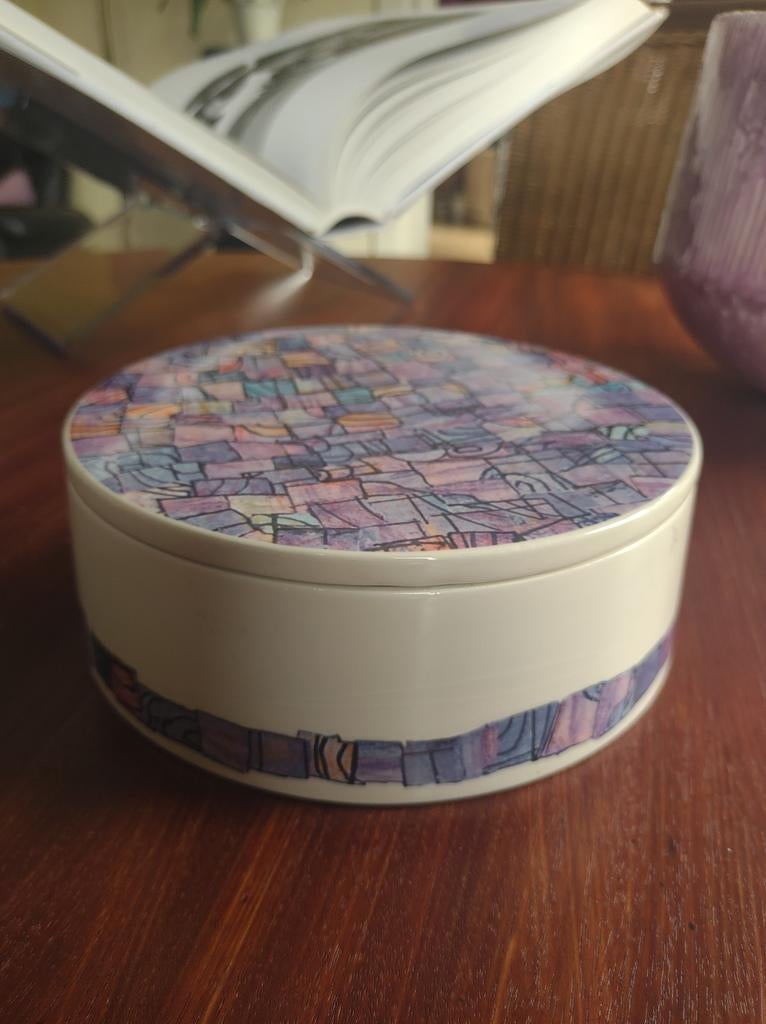 Boîte à biscuits en céramique, Antiquités & Art, Envoi