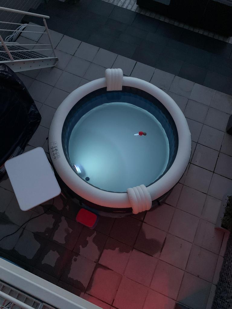 Jacuzzi INTEX opblaasbaar, Tuin en Terras, Ophalen, Zo goed als nieuw, Opblaasbaar