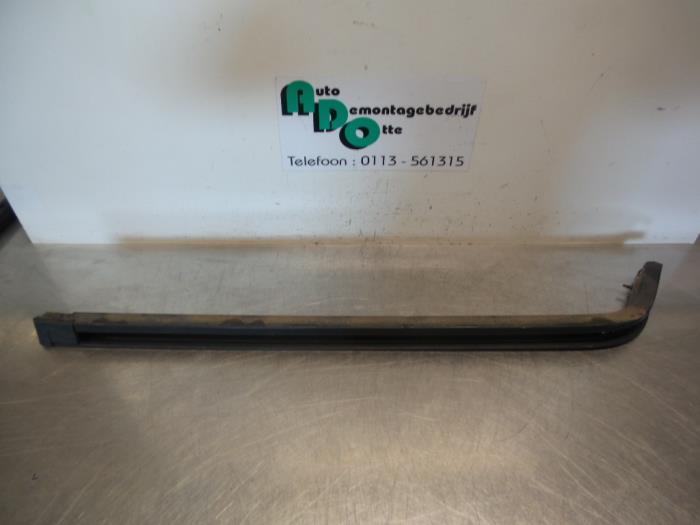 Schuifdeur Rail rechts van een Peugeot Expert, Auto-onderdelen, Gebruikt, -, -, Ophalen of Verzenden