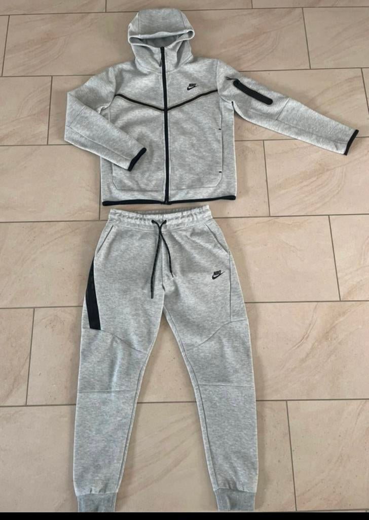 Nike tech fleeceset, Kleding | Heren, Sportkleding, Ophalen of Verzenden, Zo goed als nieuw