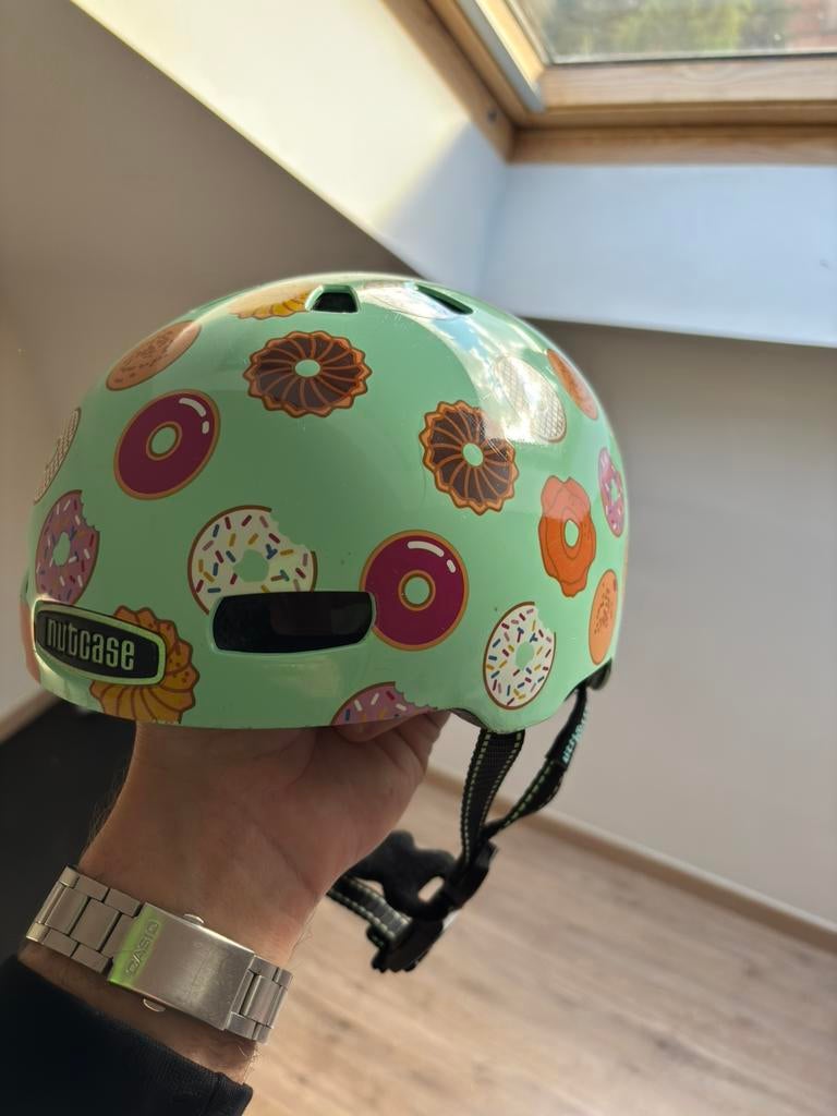 Nutcase kinderhelm maat 52, Fietsen en Brommers, Fietsaccessoires | Fietshelmen, Ophalen, Zo goed als nieuw