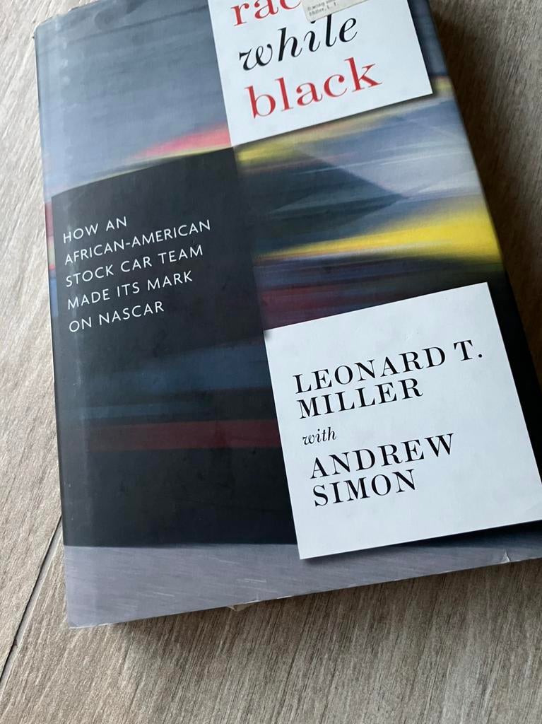 Race while black (en anglais), Enlèvement ou Envoi, Comme neuf