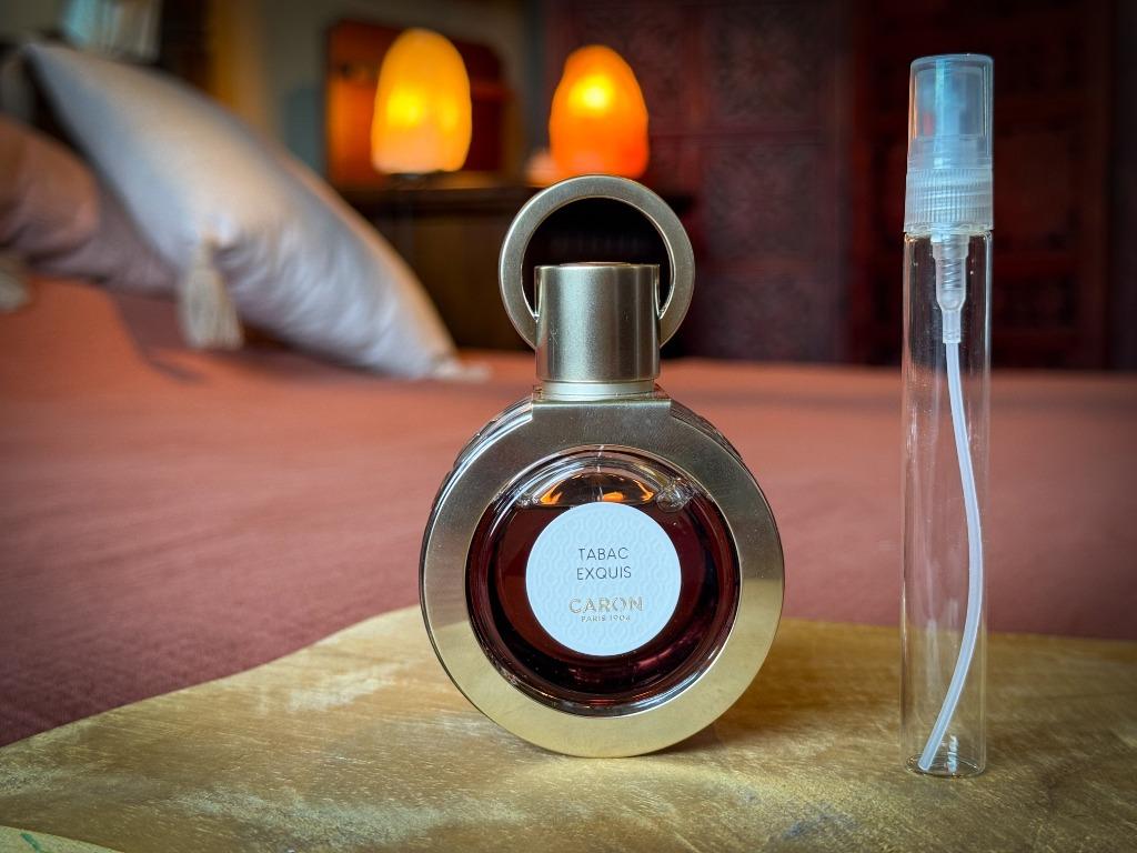 Caron - Tabac Exquis sample/decant, Bijoux, Sacs & Beauté, Beauté | Parfums, Comme neuf, Enlèvement ou Envoi