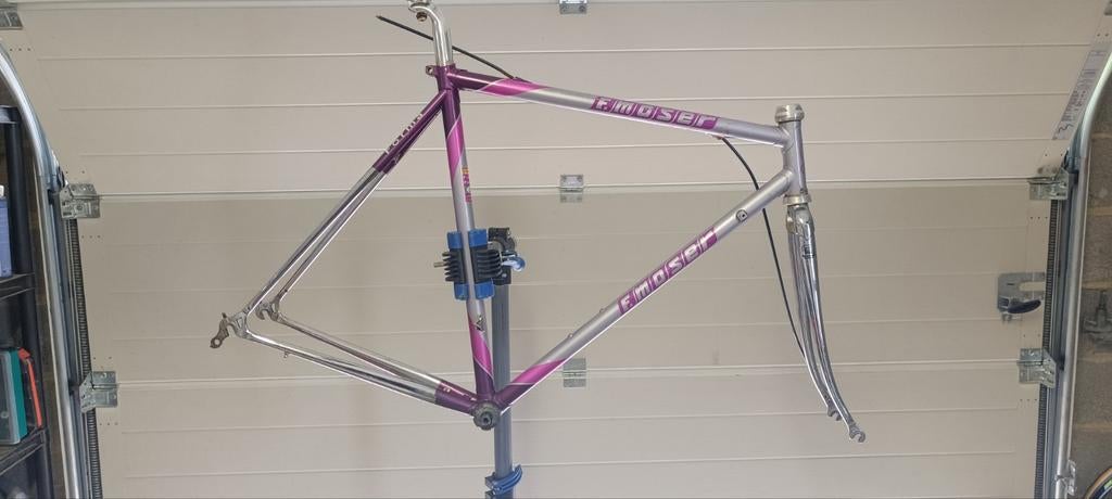 Cadre vélo moser taille 53 (sans le boîtier de pédalier), Vélos & Vélomoteurs