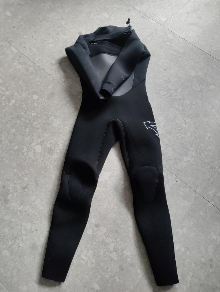 Wetsuit xcel infiniti 5/4 medium, Watersport en Boten, Watersportkleding, Ophalen, Zo goed als nieuw, Heer, Wetsuit