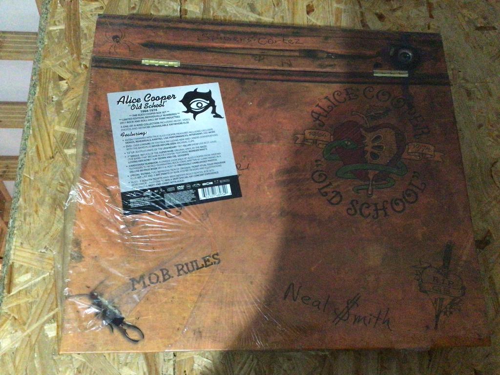 lp box alice cooper old school lp cd dvd single box nieuw!!!, Cd's en Dvd's, Vinyl | Hardrock en Metal, Ophalen of Verzenden