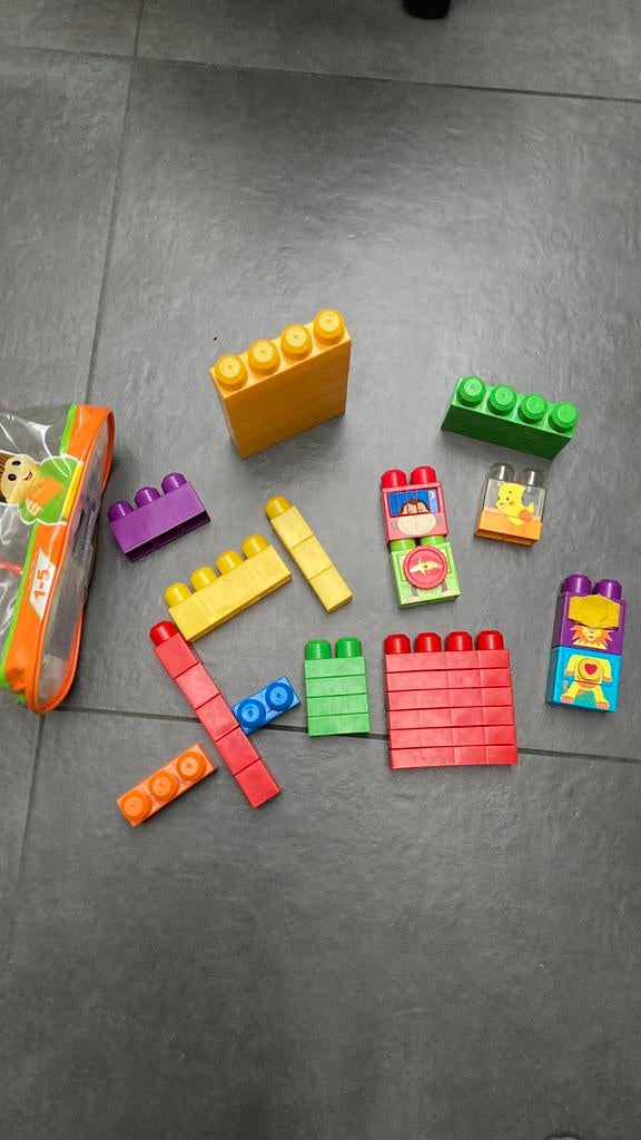 Nr 9:Mega bloks bouwblokken met zak, Kinderen en Baby's, Speelgoed | Bouwstenen, Zo goed als nieuw, Megabloks, Ophalen of Verzenden