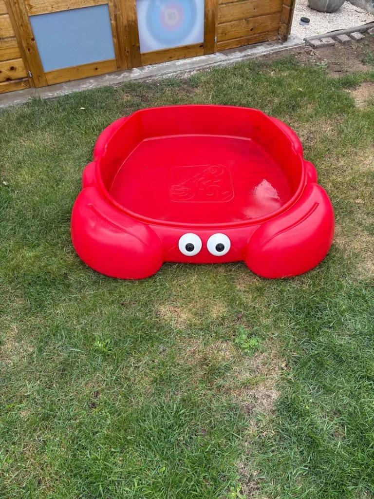 Zandbak met deksel - Step2 Crabbie, Kinderen en Baby's, Speelgoed | Buiten | Zandbakken, Ophalen, Gebruikt