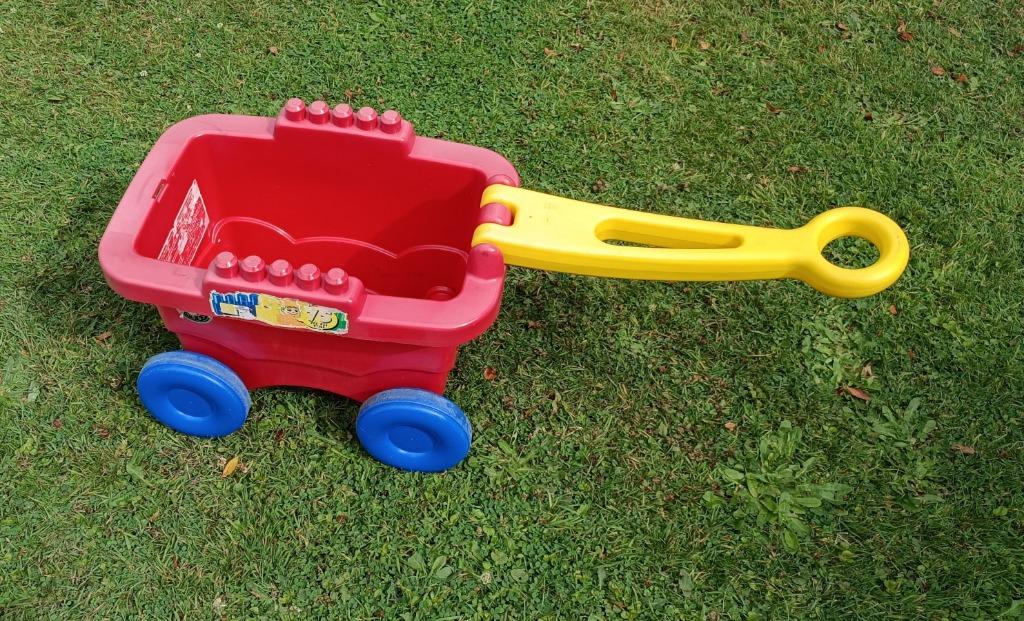 Stevige strandkar, kinderen 3-7 jaar + gratis 12 speelgoed, Ophalen, Gebruikt