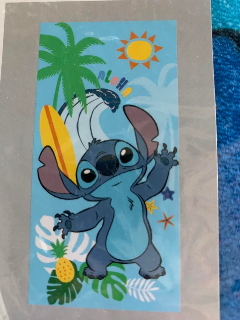 ♫ Handdoek Lili&Stitch 70x140, Verzamelen, Ophalen of Verzenden, Overige figuren, Nieuw, Kleding of Textiel