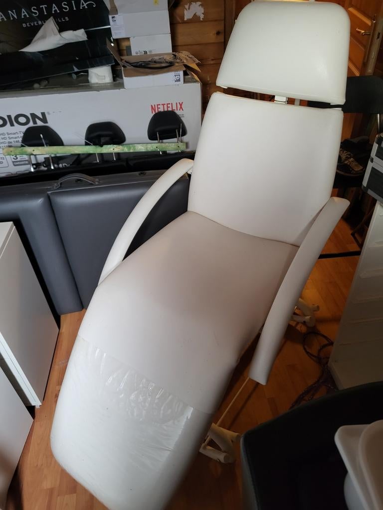 Mobilier de beauté, Maison & Meubles, Tabourets, Utilisé, Matériaux autres, Réglable en hauteur, Enlèvement