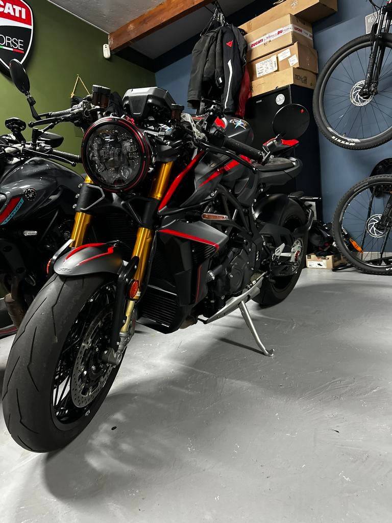 Mv agusta brutal rush, Motos, 4 cylindres, Sport, Particulier