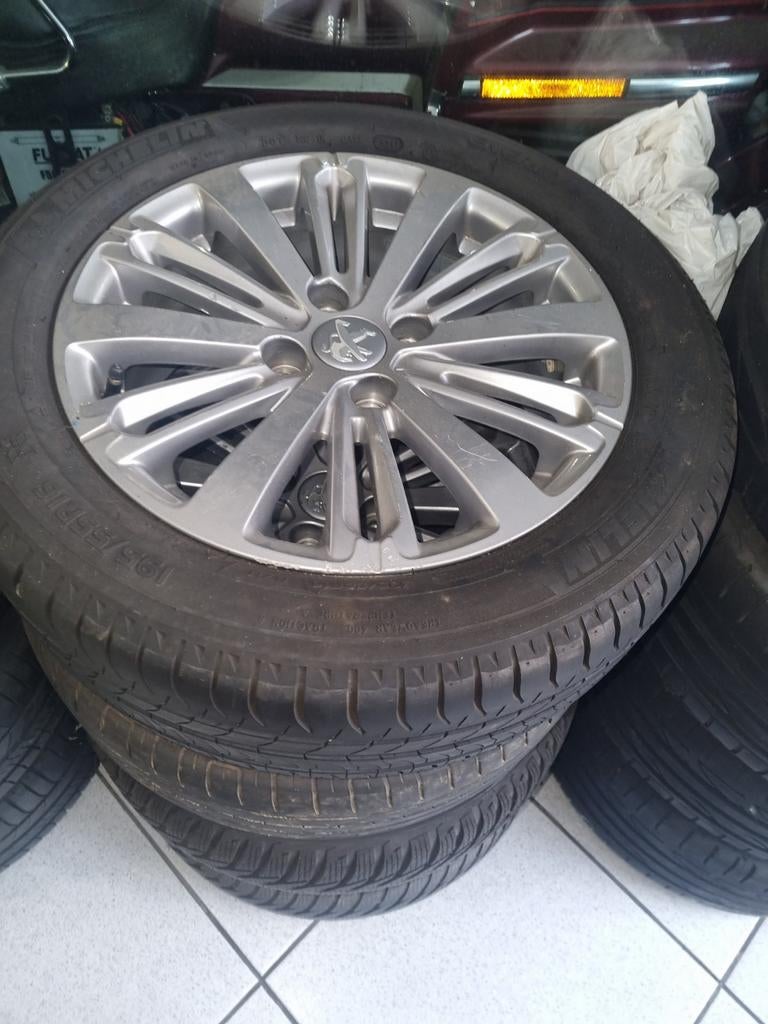 Pneus Peugeot 208 alu