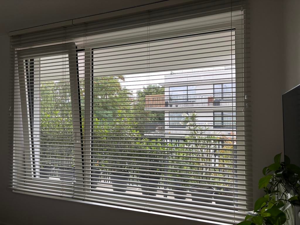 Store alu à lamelles (5cm) beige très claire, Maison & Meubles, Ameublement | Rideaux & Stores à lamelles, Comme neuf, Beige, Enlèvement