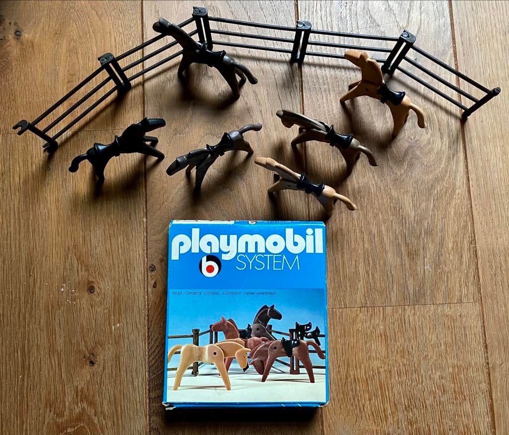 Playmobil art 3270 paarden met zadels en hekken., Ophalen, Zo goed als nieuw