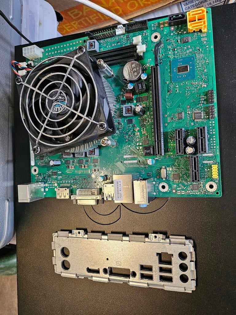 Kit lga 1151 carte mère fujitsu+ cpu g4500+ventilo+plaquette, Informatique & Logiciels, Mini-ATX, Enlèvement ou Envoi, LGA 1151