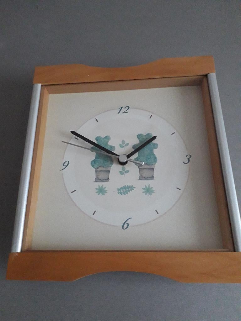 Wandklok, Ophalen of Verzenden, Zo goed als nieuw, Analoog, Wandklok