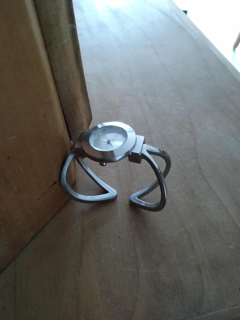 polshorloge - in perfecte staat, Handtassen en Accessoires, Horloges | Dames, Overige merken, Staal, Staal, Polshorloge