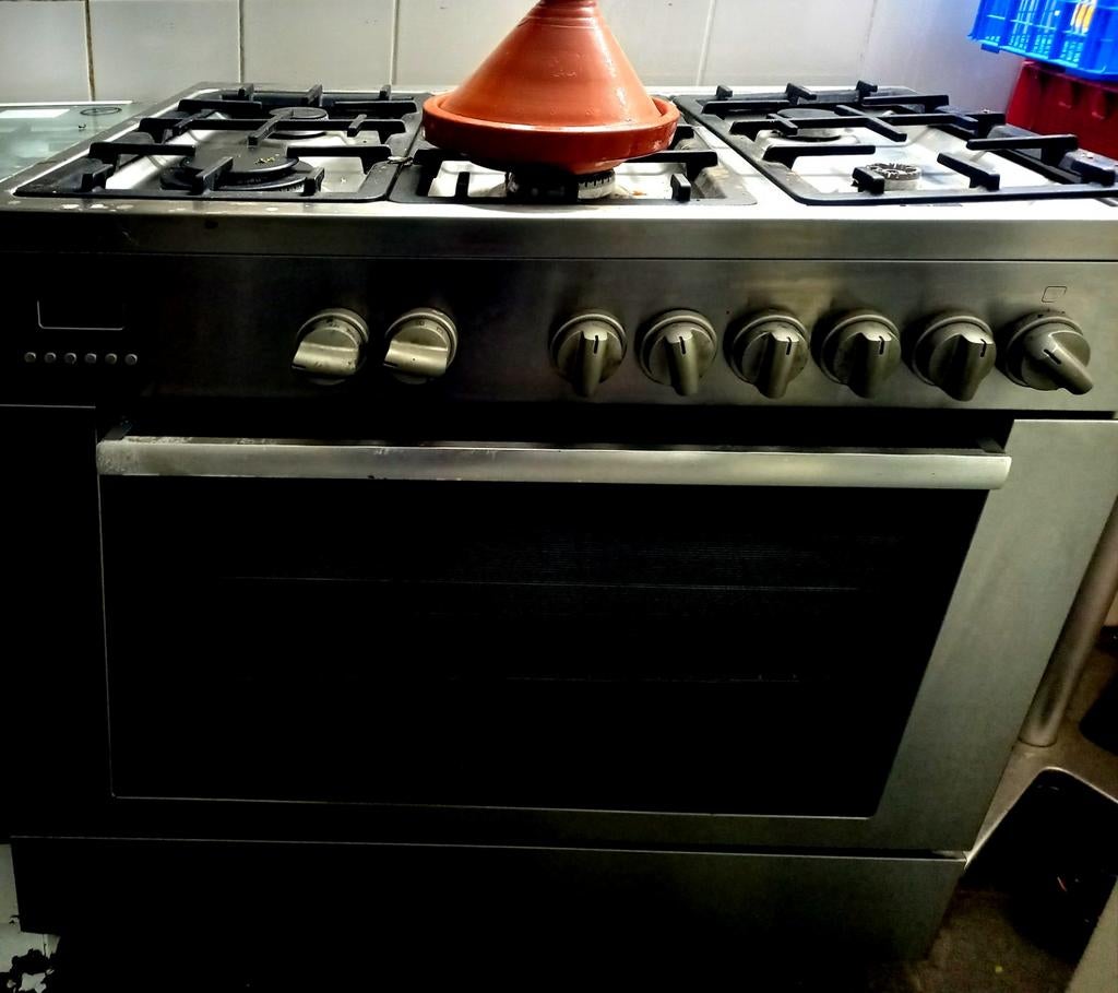 Four professionnel marque Bosh, Electroménager, Enlèvement, Comme neuf, Autoportant, Four avec gril