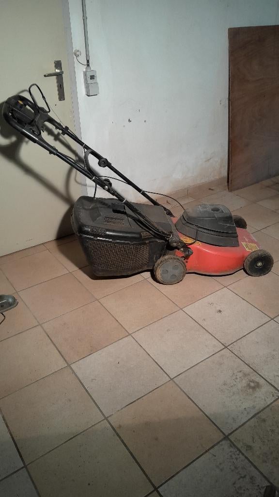 Tondeuse autotractée électrique, Jardin & Terrasse, Tondeuse rotative, 40 à 49 cm, Enlèvement, Utilisé