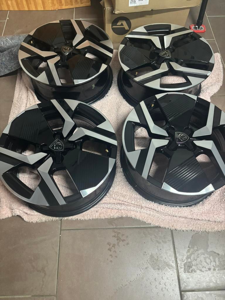 17 inch peugeot velgen, Auto-onderdelen, Ophalen, Velg(en), Nieuw, 17 inch