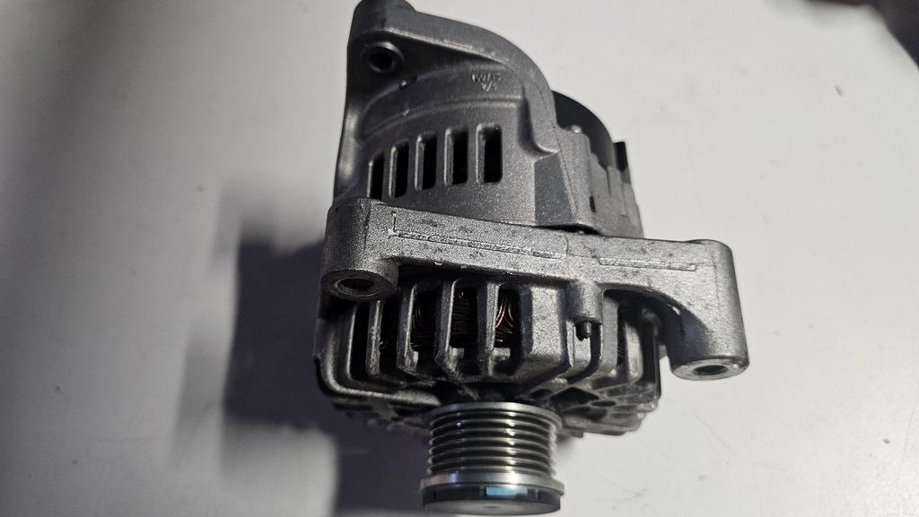 Dynamo 180A 6 rips N47N BMW 1 / 3 X1 X3 Serie E8x E9x E84 E8, -, Origine de la pièce connue, Utilisé, -