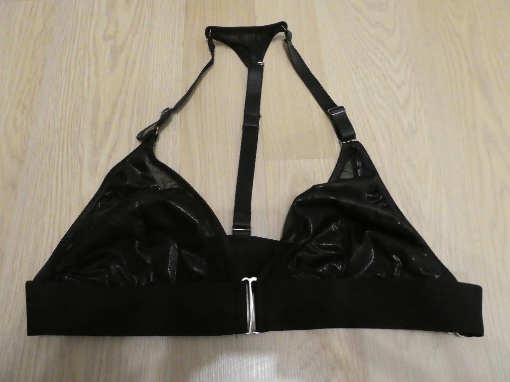 BH Wetlook Zwart, Kleding | Dames, Ondergoed en Lingerie, Ophalen of Verzenden, Zwart, BH