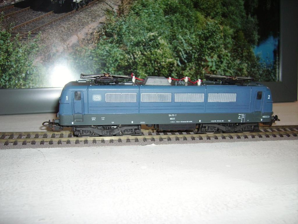 LOCOMOTIVE ÉLECTRIQUE BLEUE LIMA DB SÉRIE 184, Hobby & Loisirs créatifs, Trains miniatures | HO, Analogique, Enlèvement ou Envoi