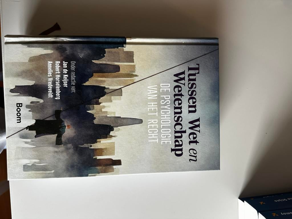 Tussen wet en wetenschap: de psychologie van het recht, Enlèvement ou Envoi, Comme neuf