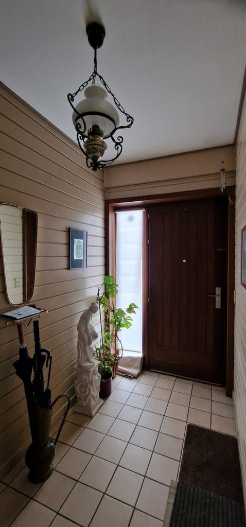 Statue sur un piédestal, Enlèvement, Sur socle, Statue, Blanc