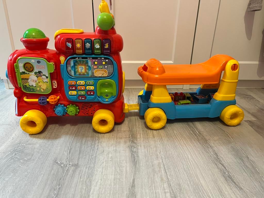 Vtech Baby rijd en leerlocomotief, Kinderen en Baby's, Ophalen, Zo goed als nieuw