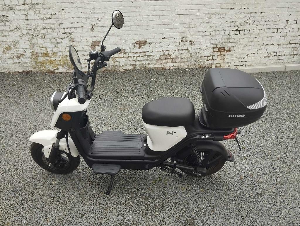 Scooter électrique LVNENG tout neuf, Vampira1804@hotmail.com, Comme neuf, Enlèvement, LVNENG