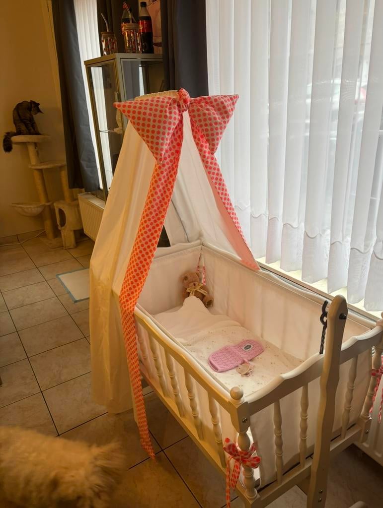 Prachtige baby wieg, Kinderen en Baby's, Babywiegjes en Ledikanten, Ophalen, Zo goed als nieuw, Wieg