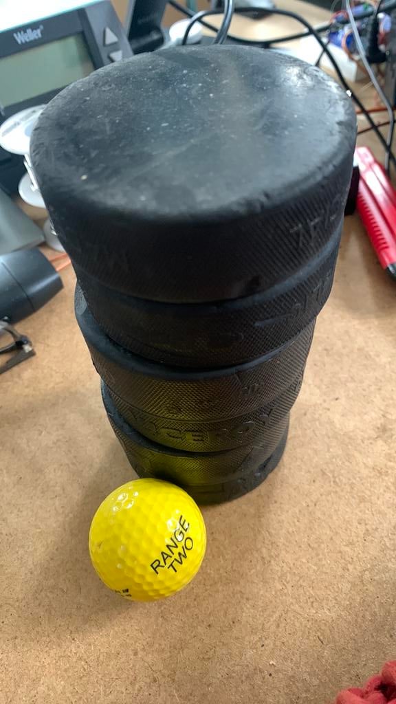 Official pucks ijshockey, Ophalen of Verzenden, Zo goed als nieuw