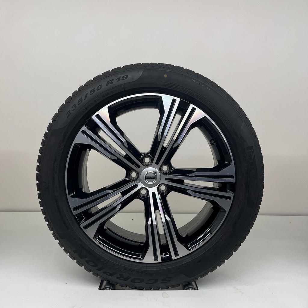 Volvo XC40 - 19 inch - winterbanden, Auto-onderdelen, Banden en Velgen, Banden en Velgen, Winterbanden, 19 inch, 235 mm, Personenwagen