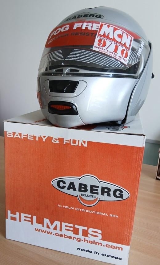 motohelm / casque de moto Caberg, Motos, Vêtements | Casques de moto, Femmes, Hommes, Casque système, M, Caberg, Seconde main