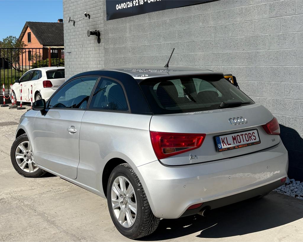 AUDI A1 AMBITION 1.6CR TDI 105CV 2011 247 000KM EURO 5, Auto's, Audi, Voorwielaandrijving, Euro 5, Stof, A1