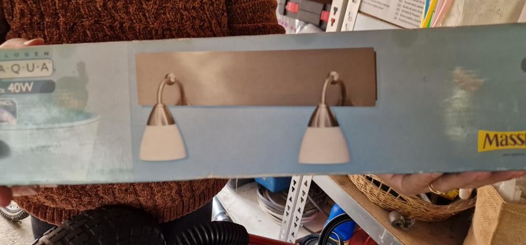 Muurverlichting, Ophalen