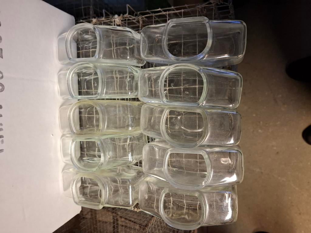 Glazen vinkendrinkpotjes, Ophalen