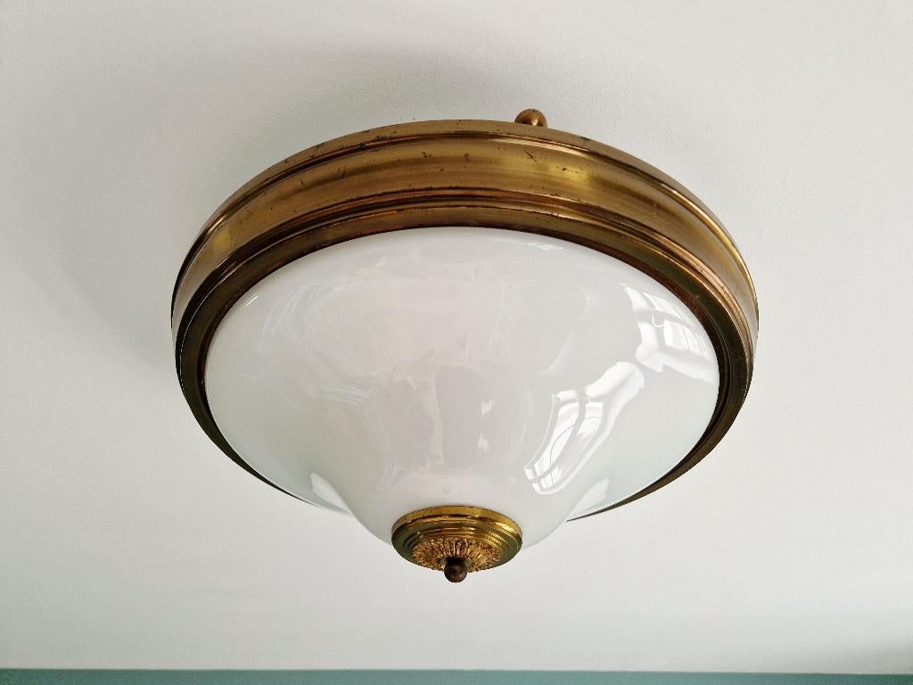 Mid-Century plafondlamp in messing en witte opaline,1950, Ophalen of Verzenden