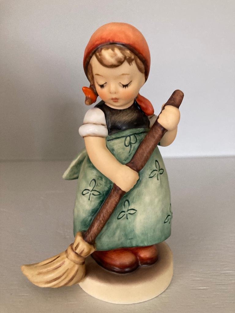 Hummeltje 'Little sweeper', Verzamelen, Ophalen of Verzenden, Zo goed als nieuw, Hummel