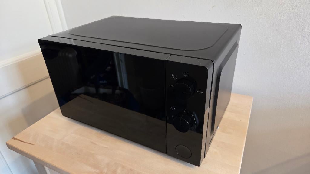 Micro-ondes IKEA TILLREDA, Elektronische apparatuur, Microgolfovens, Ophalen, Tussenbouw, Zo goed als nieuw, Draaiplateau