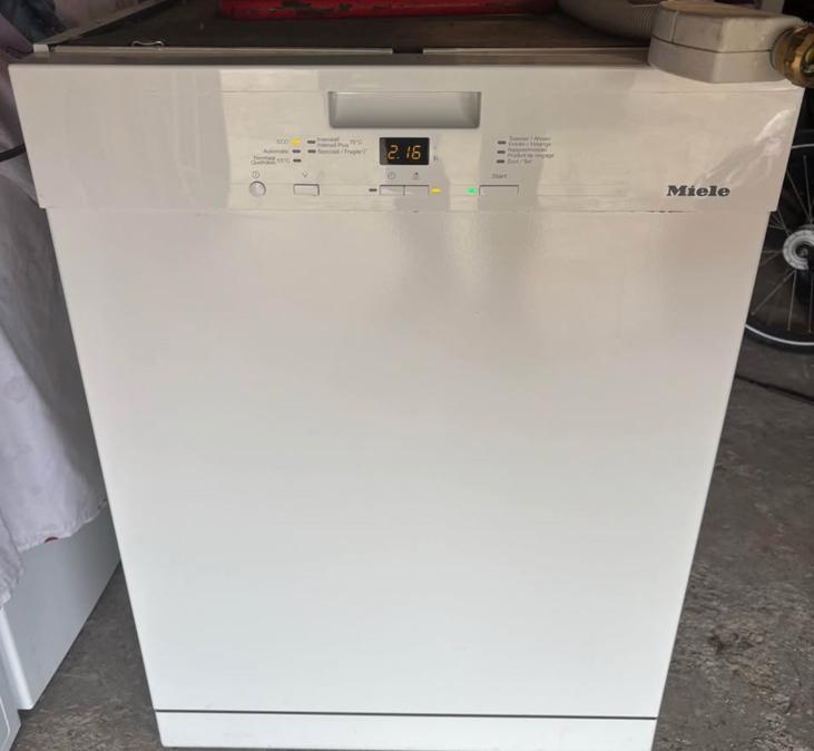 Miele onderbouw vaatwasser, Elektronische apparatuur, Vaatwasmachines, Ophalen, Zo goed als nieuw